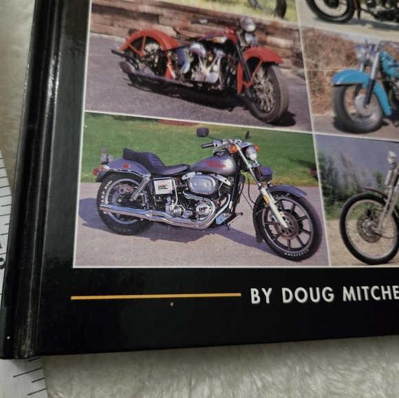 Harley-Davidson An American Classic By Doug Mitchell Coffee Table Book - Picture 5 of 14